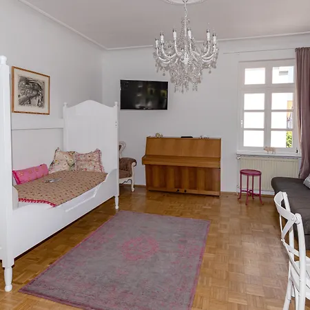 Stadthotel-garni Smutje فندق