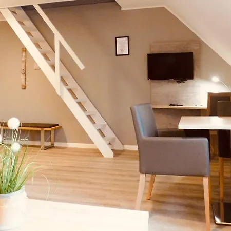 Stadthotel-garni Smutje מלון 3*