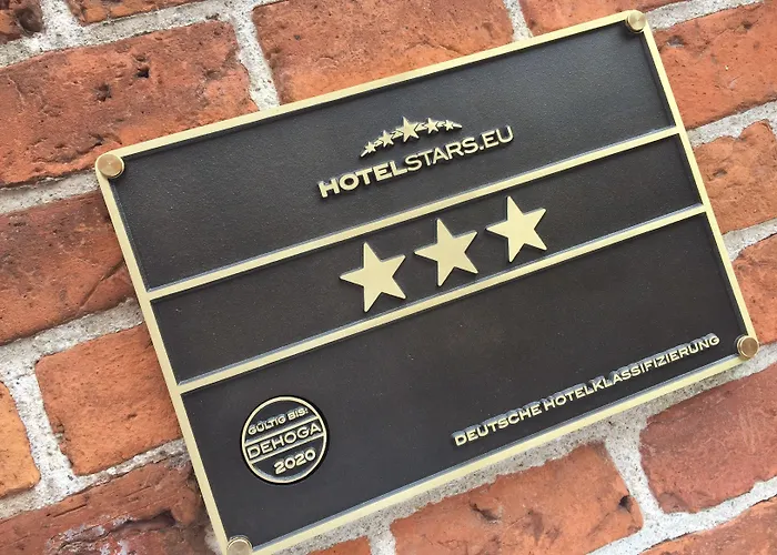 فندق Stadthotel-garni Smutje 3*